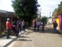 Protestan vecinos ante colapso de tubería de drenaje