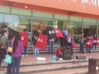 Continúan manifestaciones en la UABJO en busca de espacios