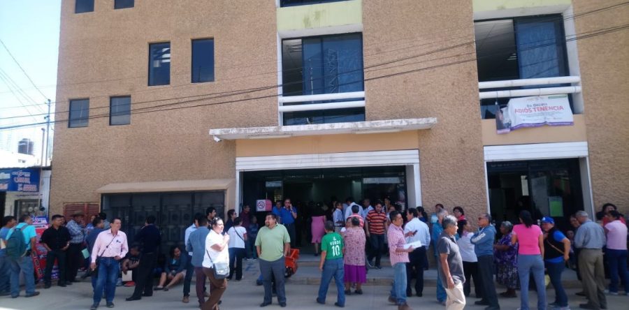 Ambientalistas y pobladores de Cacaotepec protestan en la Conagua