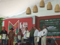 Presentan Guía Mezcal Oaxaca