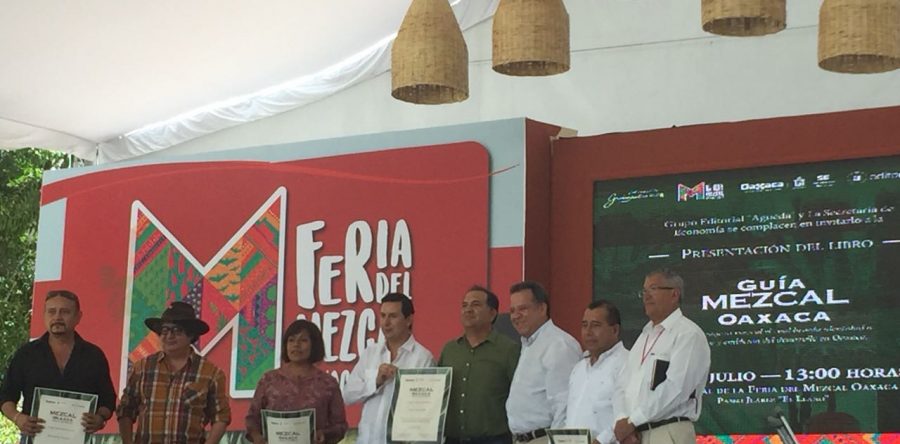 Presentan Guía Mezcal Oaxaca