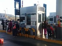 Se apoderan manifestantes de las Casetas de Huitzo y Suchixtlahuaca