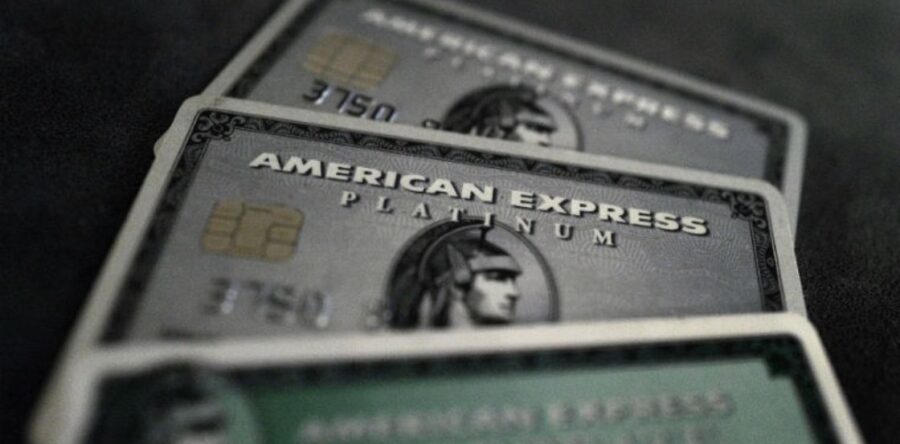 American Express aumentó tasas de conversión cambiaria sin avisar a clientes: WSJ