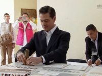 El presidente Enrique Peña Nieto emite su voto y da un breve mensaje