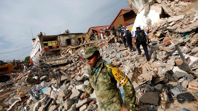 INE sanciona a Morena con multa por fideicomiso privado para daminificados del sismo