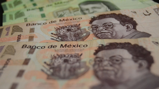 Peso mexicano aumenta su valor en plena jornada electoral