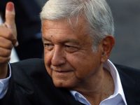 López Obrador se reunirá con su equipo antes de encuentro con Peña Nieto