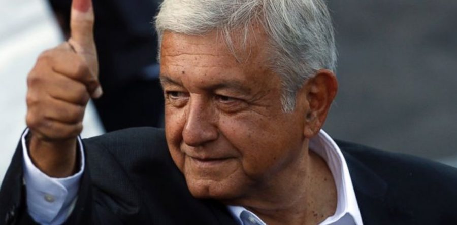 López Obrador se reunirá con su equipo antes de encuentro con Peña Nieto