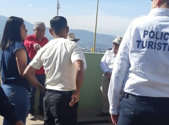 Detienen a dos revendedores de boletos de la Guelaguetza y los dejan libres