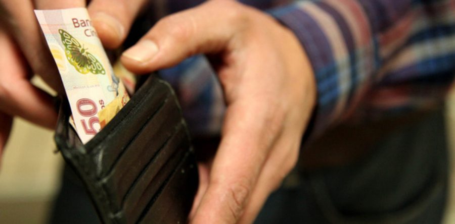 Financiamientos y sueldos que ofenden: Luis Murat