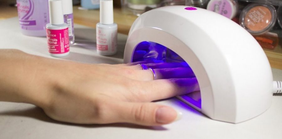 Confirma el IMSS que rayos UV utilizados en manicure gelish podrían causar cáncer de piel