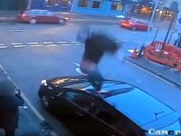 Un británico, bajo el efecto de las drogas, asesina a su novia; luego intenta suicidarse pero sobrevive