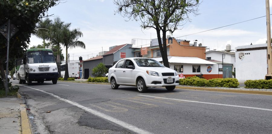 Dan mantenimiento a cerca de 9 mil metros cuadrados de carpeta asfáltica