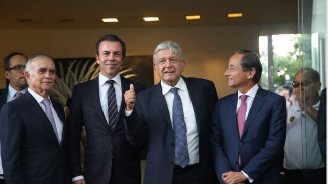 Empresarios no tendrán obstáculos, haremos de México una potencia: AMLO
