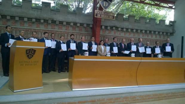 Académicos se comprometen a no participar en debates sin ellas