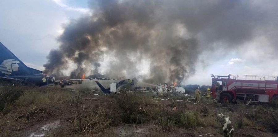 Aeroméxico dice que 64 personas fueron dadas de alta tras accidente en Durango