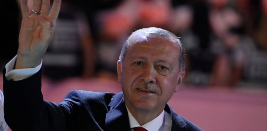 Ataques hacia la economía de Turquía son como atentar contra la bandera: Erdogan
