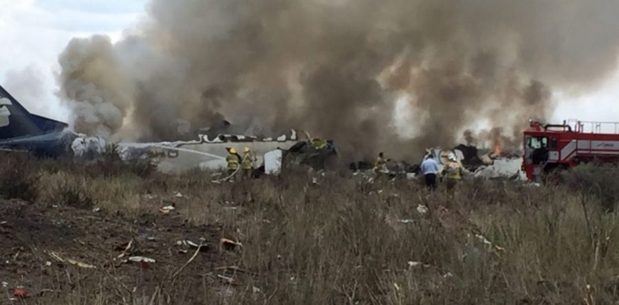 Avión accidentado en Durango no despegó ni logró altura; por una falla salió de la pista, dice SCT