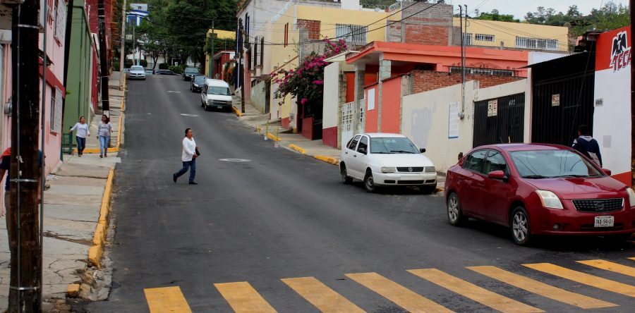 Continúa mejoramiento de las calles en la capital