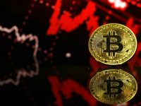 Bitcoin y ether se hunden, mientras el pánico se apodera de los inversionistas