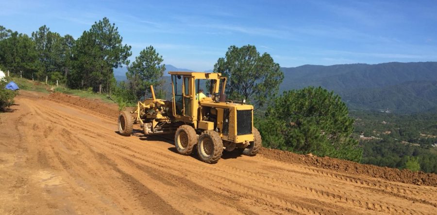 Atiende Gobierno del Estado demandas en infraestructura carretera de la Sierra Sur