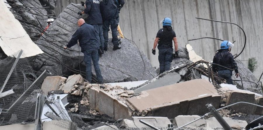 Colapsa puente vehicular en Génova; hay al menos 11 muertos y buscan más victimas