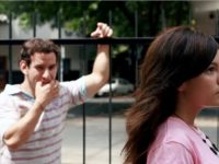 Francia prohíbe piropear o silbar de forma obscena a mujeres en público