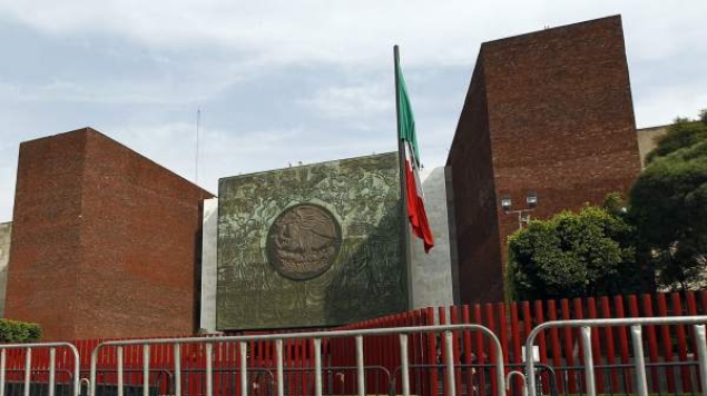 Diputados saquean San Lázaro; se llevan hasta las sillas