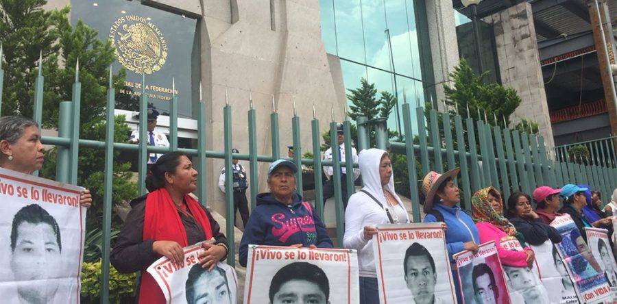 Exigen al Poder Judicial reponer investigación de Ayotzinapa