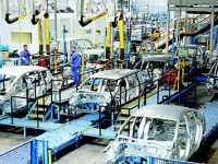 Exportaciones de autos caerían 20% si EU impone nuevo arancel: BBVA