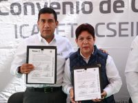 Firman ICAPET y CSEIIO convenio para capacitar a profesores de comunidades indígenas