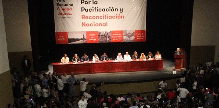 Gobernador de Chihuahua presumió caso resuelto de feminicidio; mamá de víctima lo desmintió