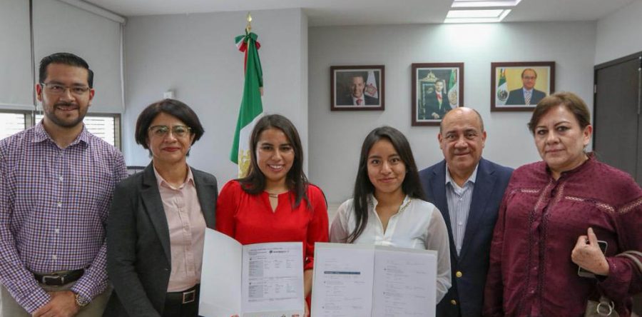 Normalistas de preescolar obtienen beca para estudiar en el extranjero