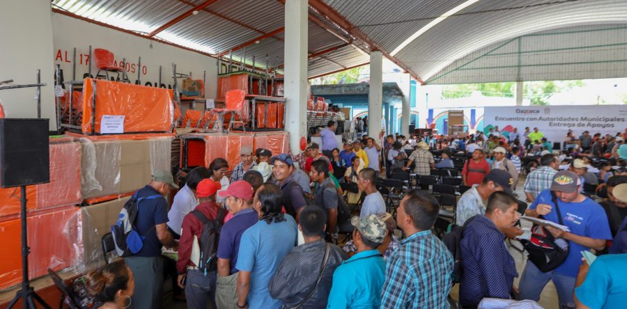 Gobierno de Oaxaca invierte 724 mdp para fortalecer la educación