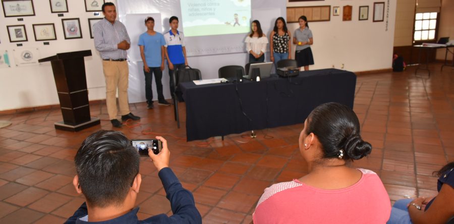 Informan a oaxaqueños sobre los derechos de las  niñas, niños y adolecentes