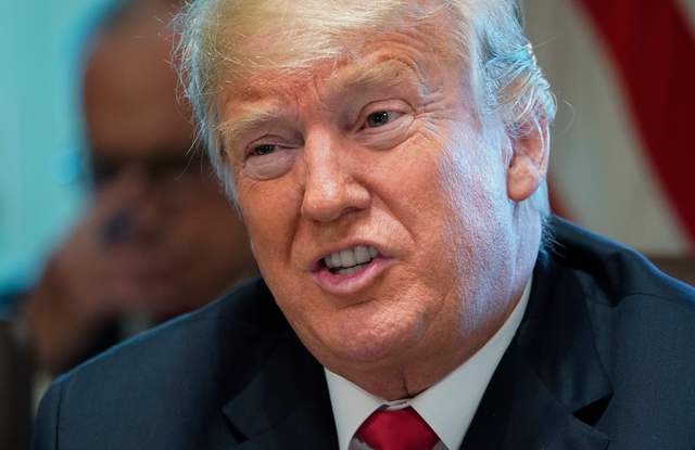 Intensifica Trump críticas al fiscal especial Mueller