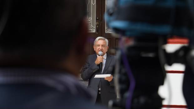 López Obrador alista iniciativa para que la austeridad abarque a los 3 poderes
