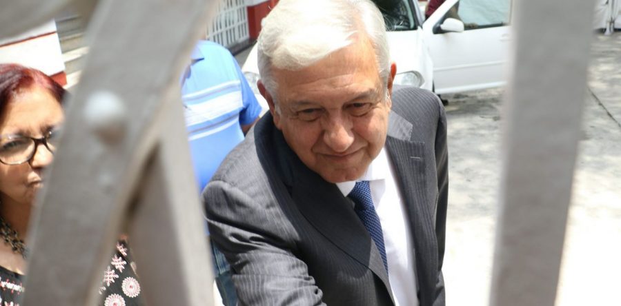 López Obrador se reúne con ingenieros; Slim, entre los asistentes