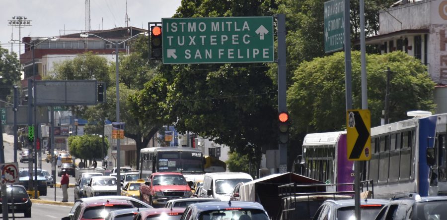 Comisaría de Vialidad da mantenimiento a semáforos de la capital