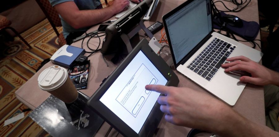 Niño de 11 años hackea en 10 minutos un sitio con resultados electorales de EU