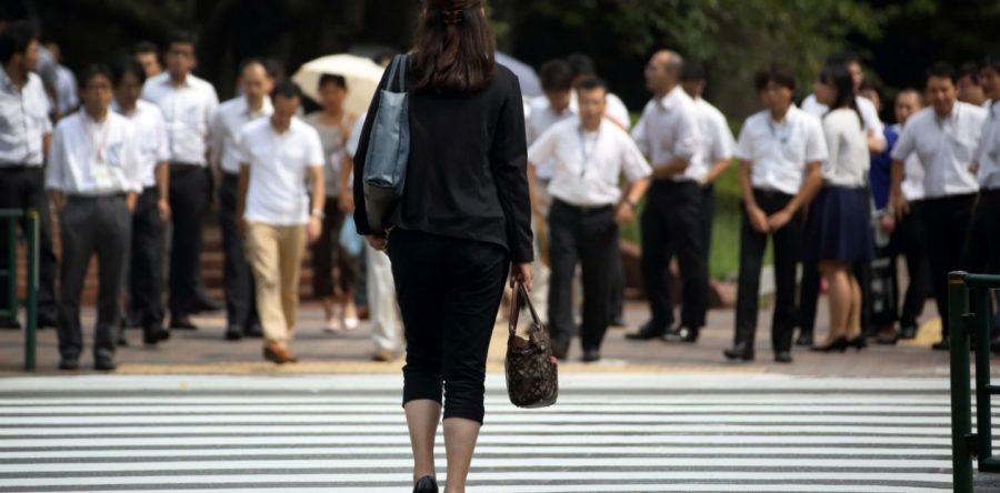 No sólo brecha salarial, las mujeres sufren ‘brecha de castigo’