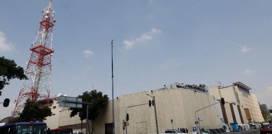 Objetan triunfo de filial de Televisa en licitación de Pemex