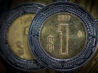 Peso se contagia de aversión global al riesgo de la lira turca