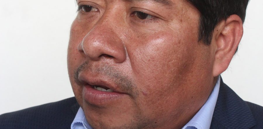 Regidor Eduardo Reyes exhorta a SAPAO limpiar obras a su cargo