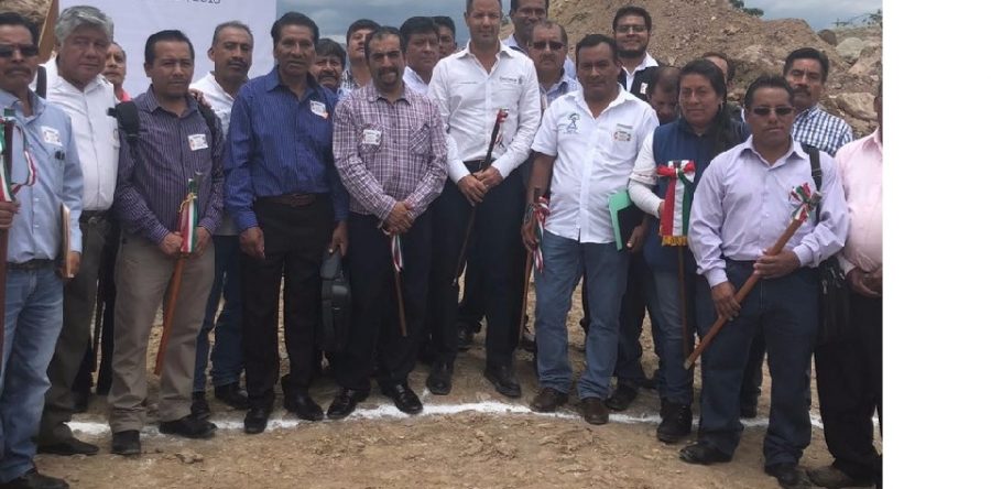 Supervisa Alejandro Murat construcción del nuevo hospital de Ixtlán