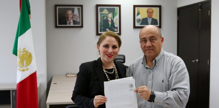 Trabajan IEEPO y Coreturo en la regularización de 540 predios de escuelas