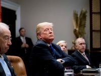 Trump afirma que los mercados financieros se hundirán si es sometido a juicio político