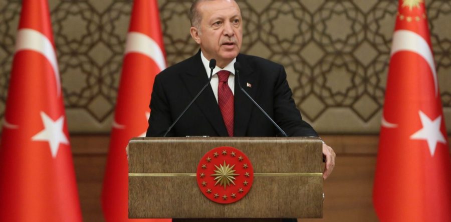 Turquía declara la guerra comercial a EU: duplica aranceles