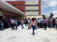 Desalojan Ciudad Administrativa ante presencia de manifestantes; toman avenida