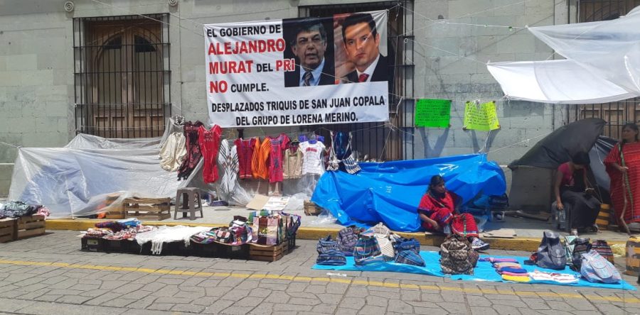 Persisten triquis con sus manifestaciones